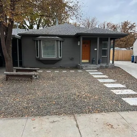 Minutes From Downtown, Green Belt And Tablerock!